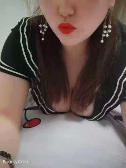 实战利器战斗鸡！36f大奶，骚逼水多听话，可以双飞